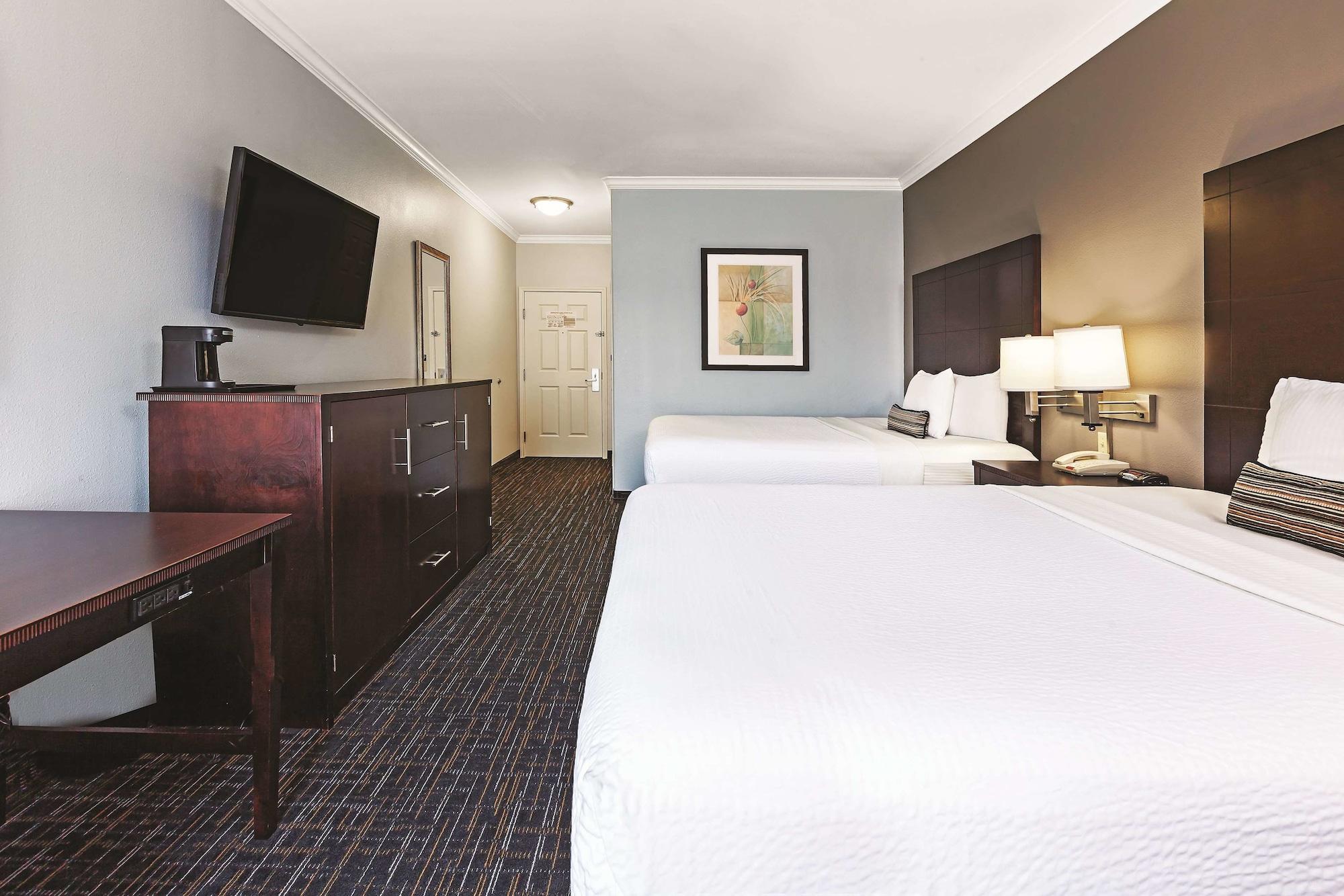 Отель Sonesta Essential Houston Westchase Экстерьер фото