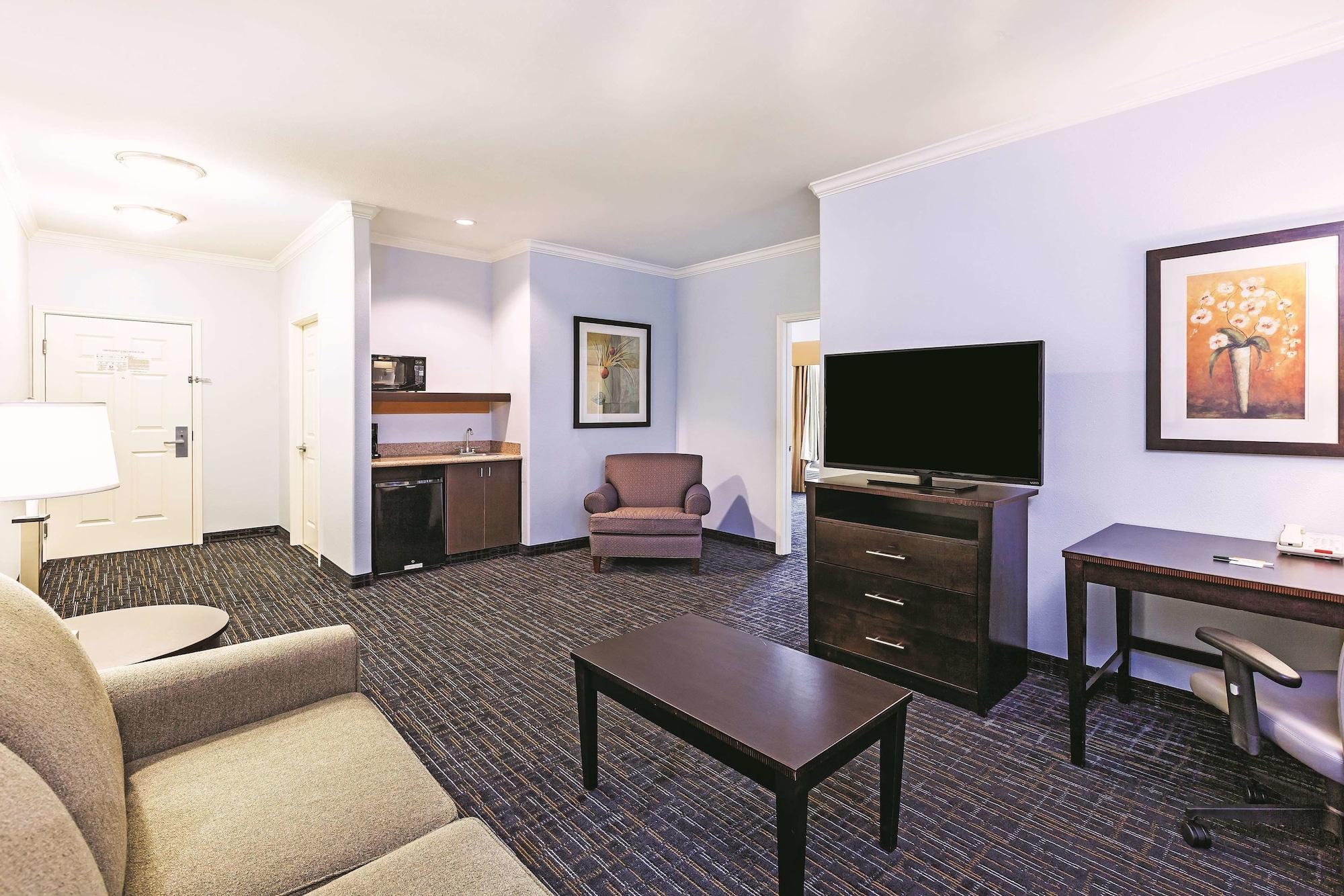 Отель Sonesta Essential Houston Westchase Экстерьер фото