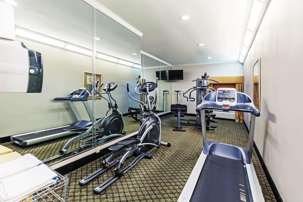 Отель Sonesta Essential Houston Westchase Экстерьер фото
