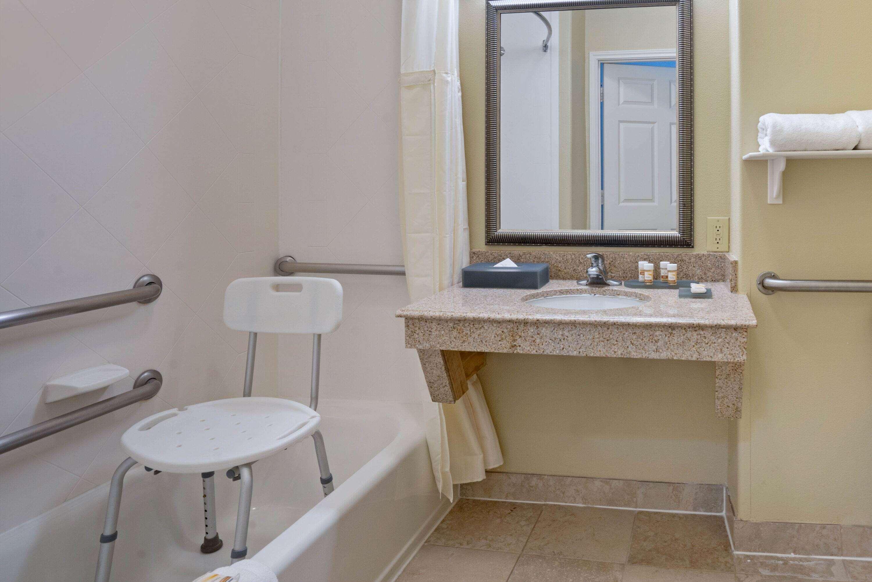 Отель Sonesta Essential Houston Westchase Экстерьер фото