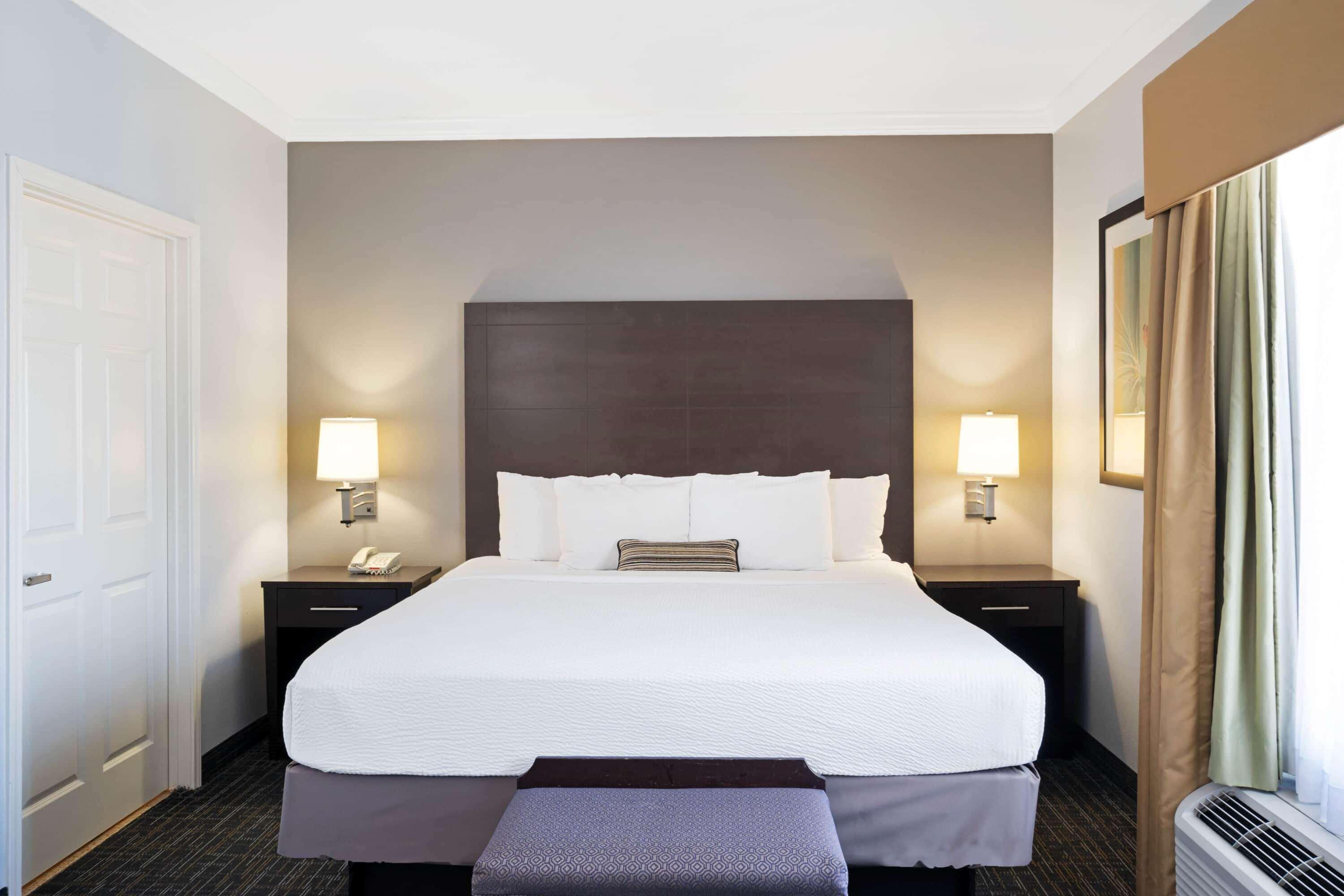 Отель Sonesta Essential Houston Westchase Экстерьер фото
