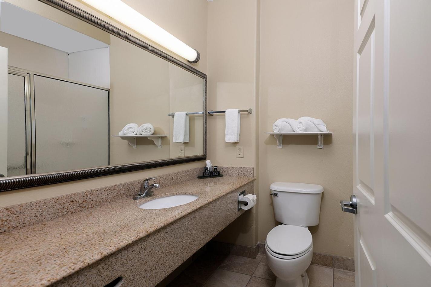 Отель Sonesta Essential Houston Westchase Экстерьер фото