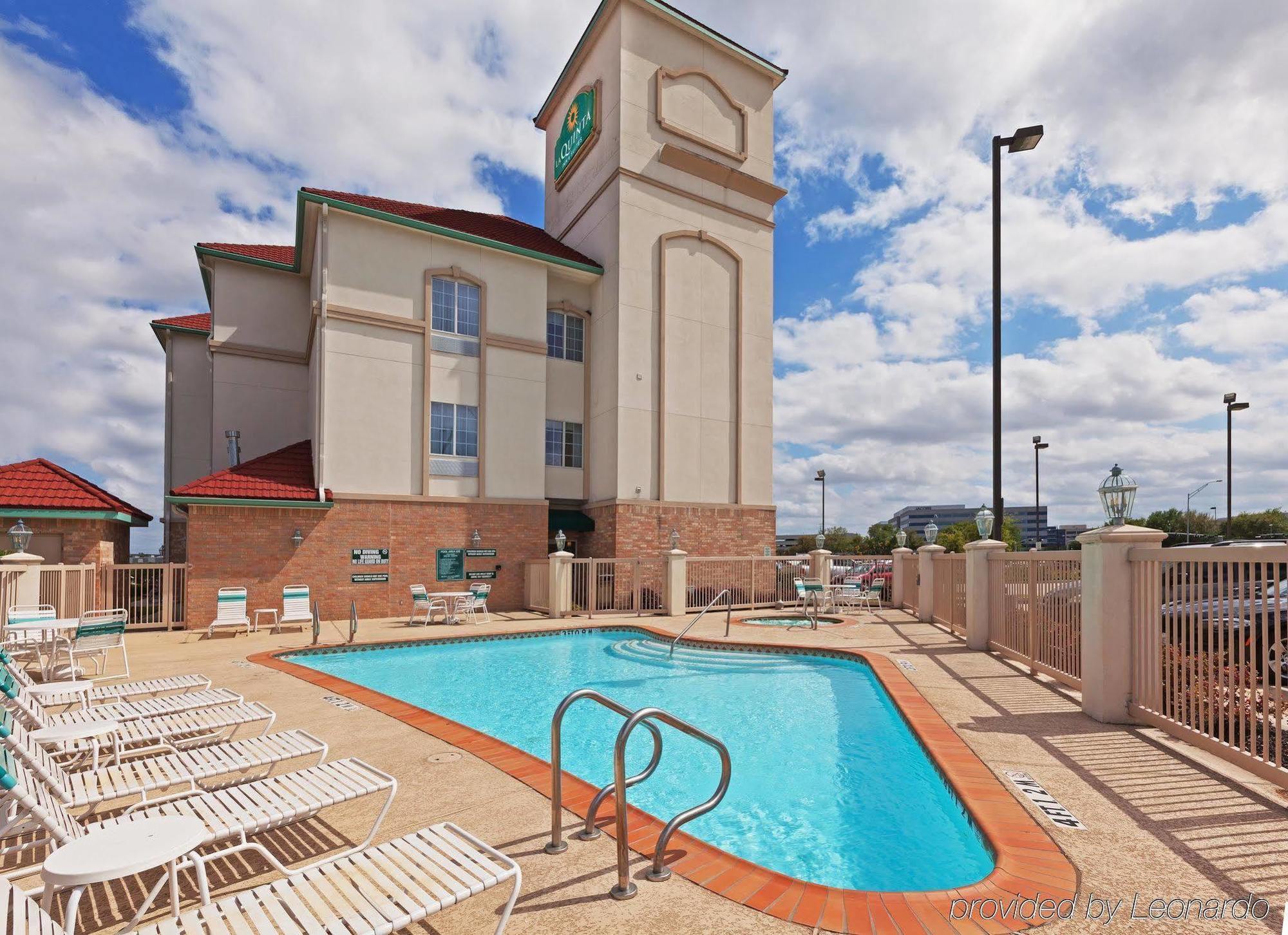 Отель Sonesta Essential Houston Westchase Экстерьер фото